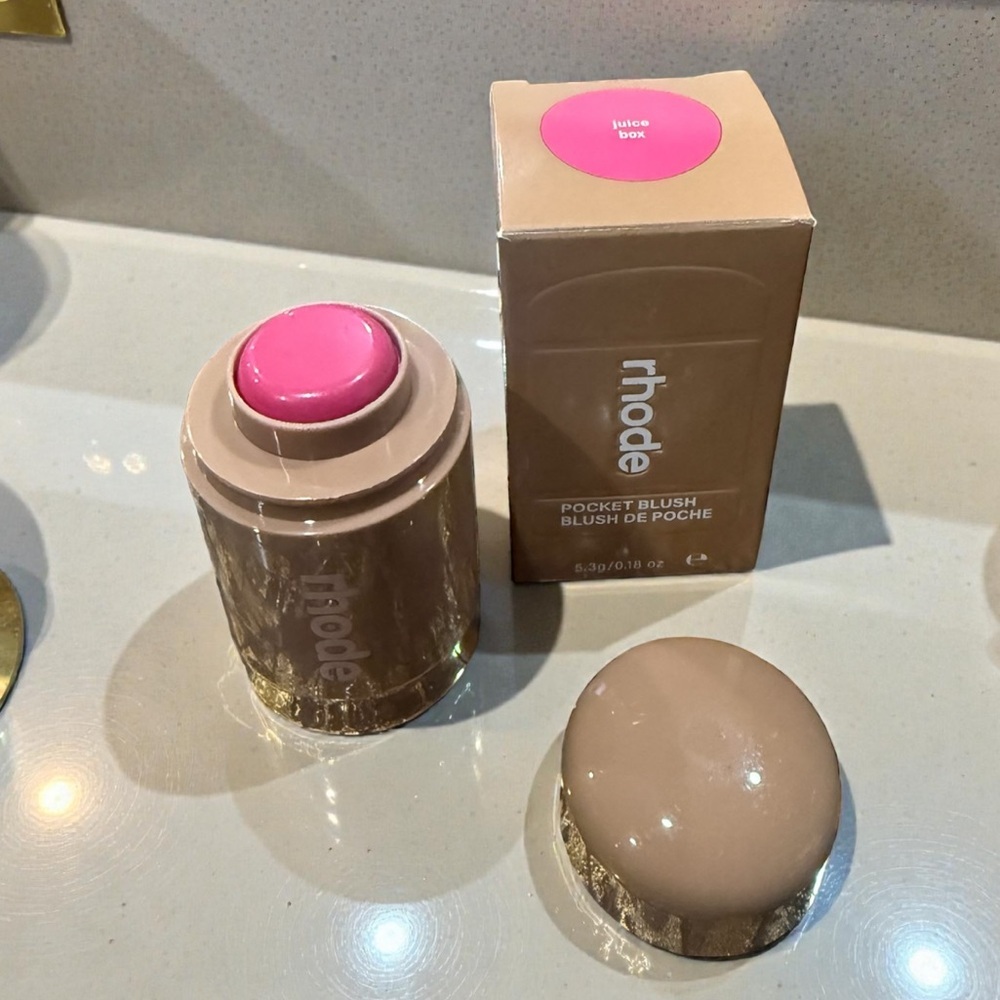 Rhode Beauty blush - Picture 3 of 7